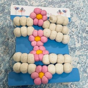 odellette 
Spring Summer Easter Decor
Flower  Gnome  
6 Foot Woolen Garland